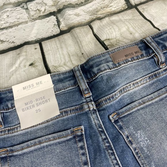 MISS ME Medium Blue Mid Rise Biker Short 25 - Picture 6 of 16